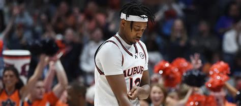 NCAA Basketball Team Over/Under Trends .